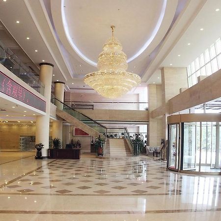Weishi International Hotel Qingzhou Экстерьер фото