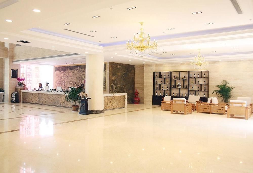 Weishi International Hotel Qingzhou Экстерьер фото